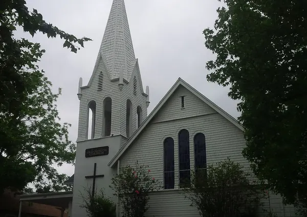 Old North Church, a white wood-sided church with a steeple in Sierra Madre, California